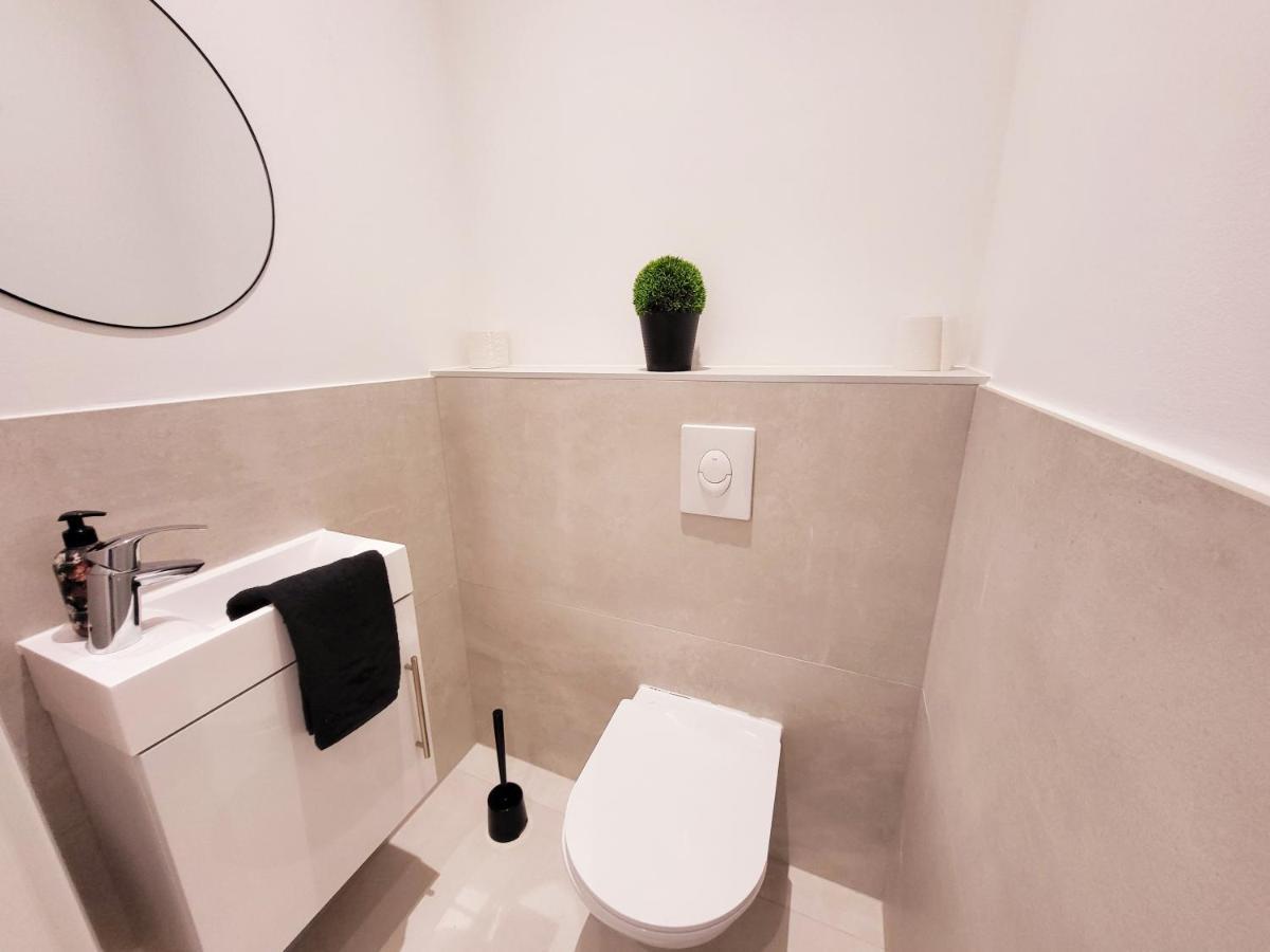 Novara City Apartment Вена Экстерьер фото